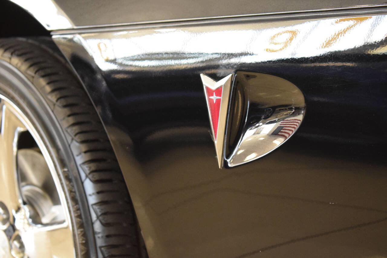 Used 2007 Pontiac Solstice Base 2dr Convertible w/ Premium Package image 7