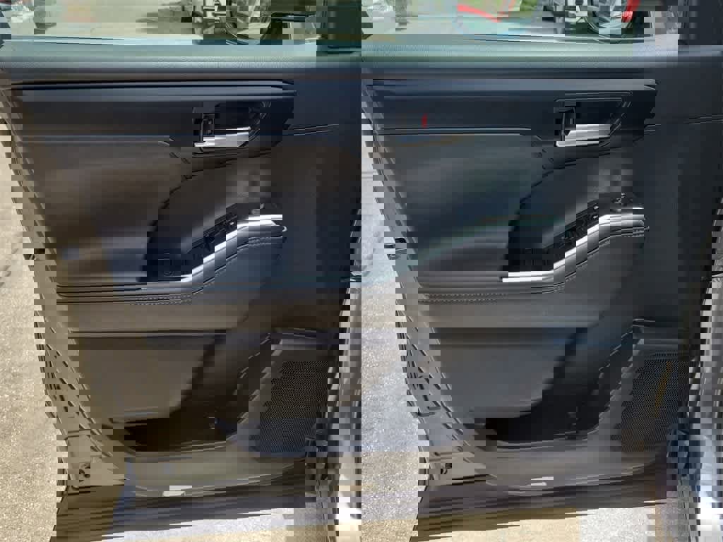 Used 2020 Toyota Highlander XLE image 19