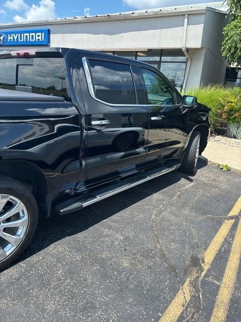 Used 2020 Chevrolet Silverado 1500 High Country w/ Technology Package AWD/4WD image 5