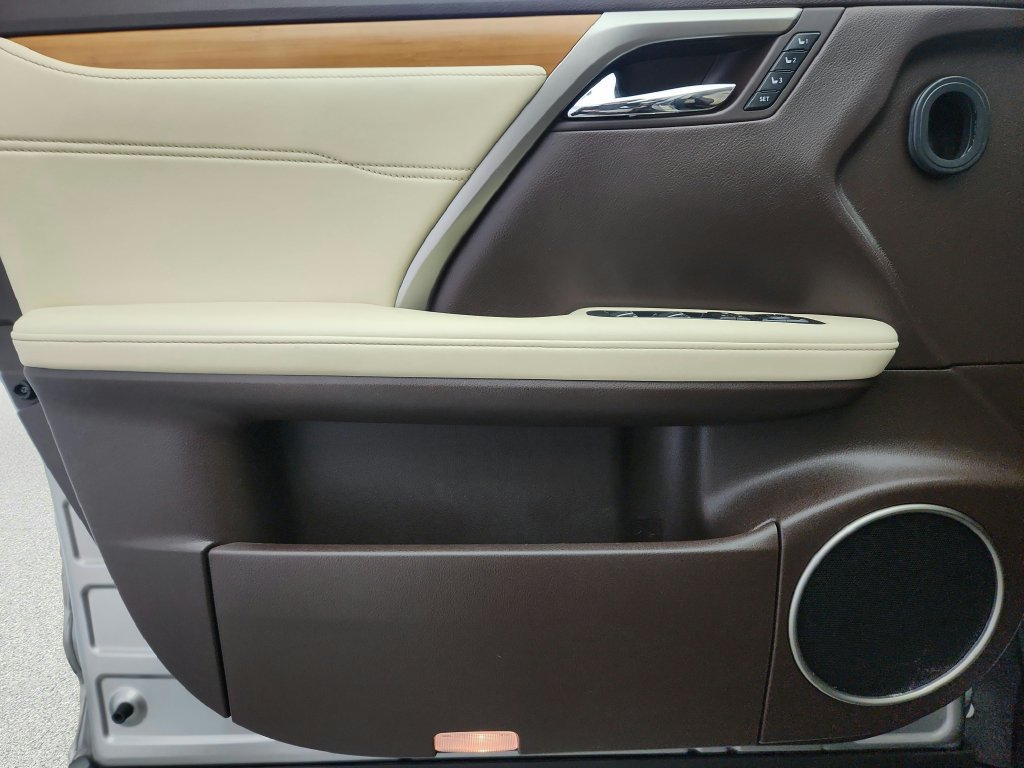 Used 2019 Lexus RX 450h AWD image 28