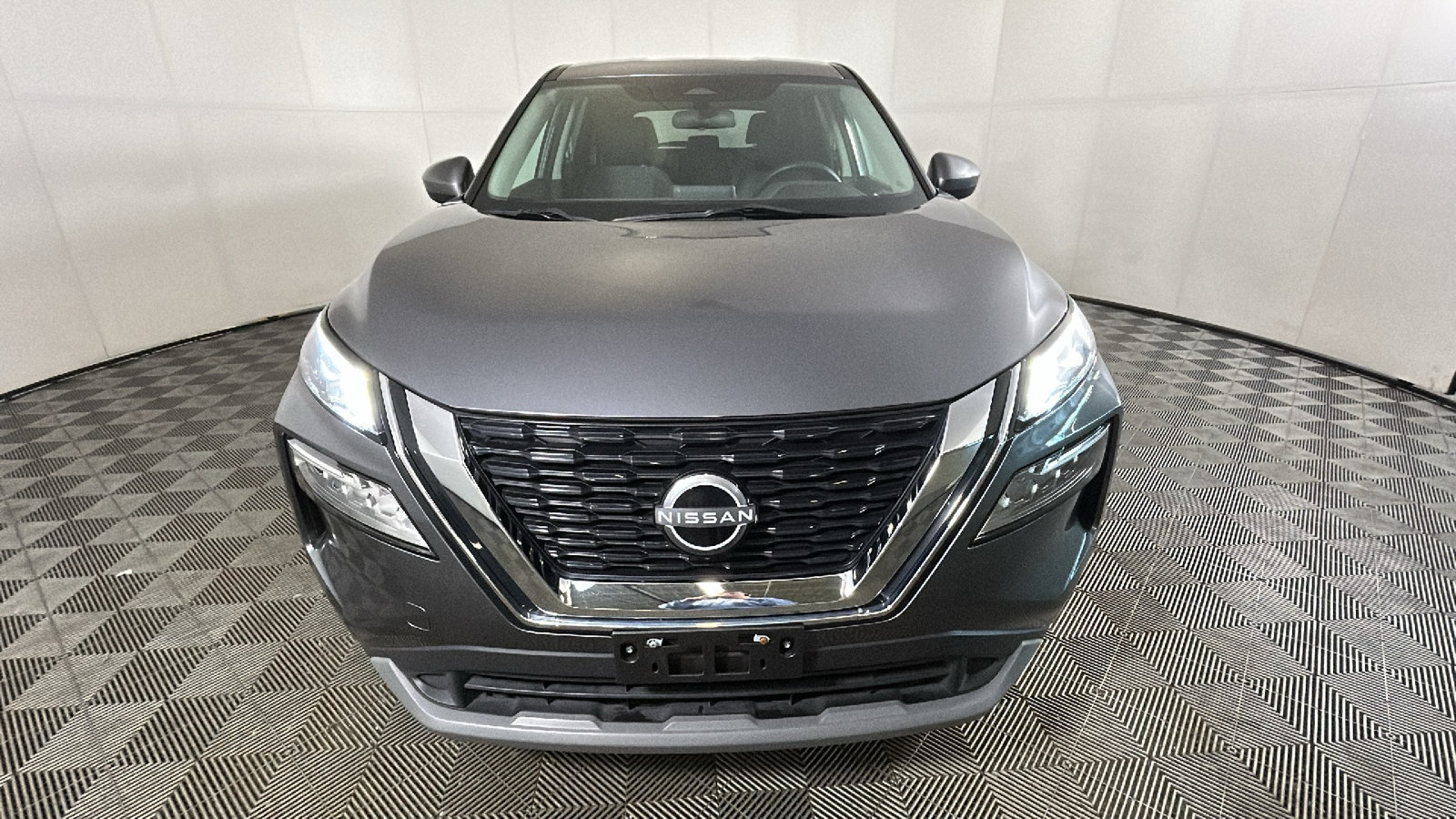 Used 2023 Nissan Rogue SV AWD/4WD image 9