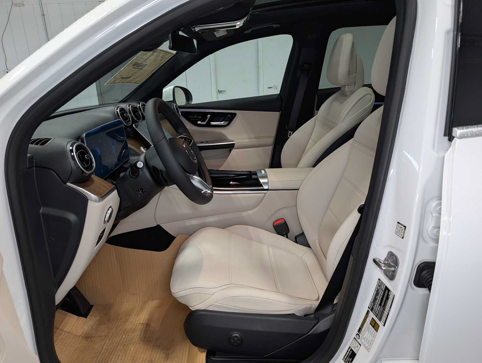 New 2026 Mercedes-Benz GLC 300 4MATIC image 4