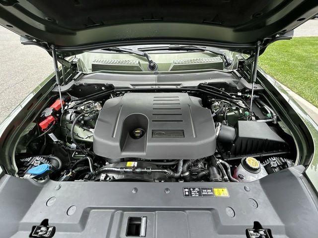Used 2026 Land Rover Defender 110 X-Dynamic SE AWD/4WD image 14