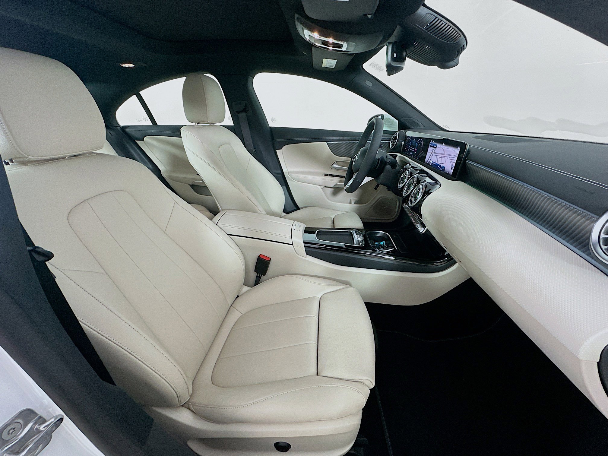 Certified 2025 Mercedes-Benz CLA 250 4MATIC image 35