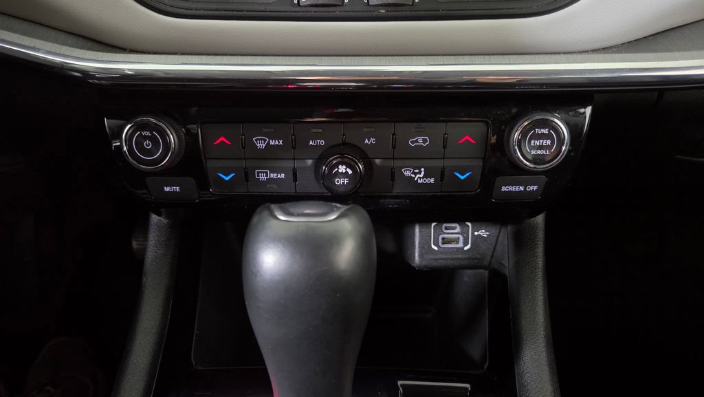 Used 2022 Jeep Compass Limited AWD/4WD image 25