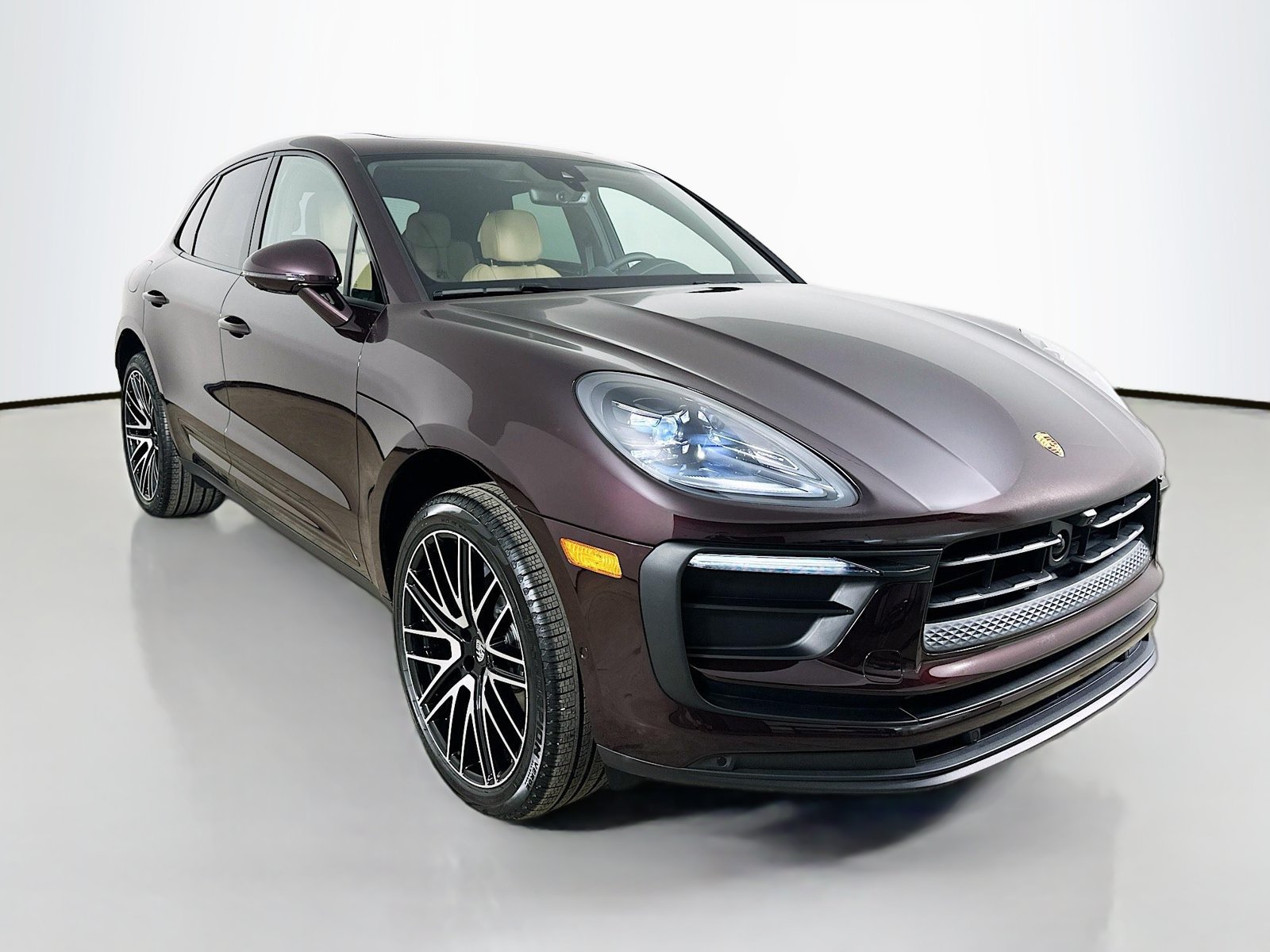 New 2026 Porsche Macan AWD/4WD image 3