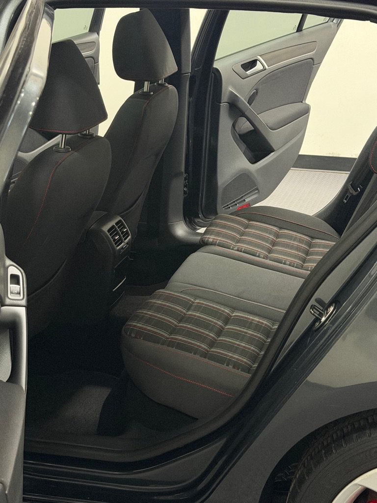 Used 2010 Volkswagen GTI 4-Door FWD image 9