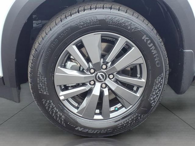 Used 2025 Nissan Pathfinder SV w/ Black Appearance Package image 5