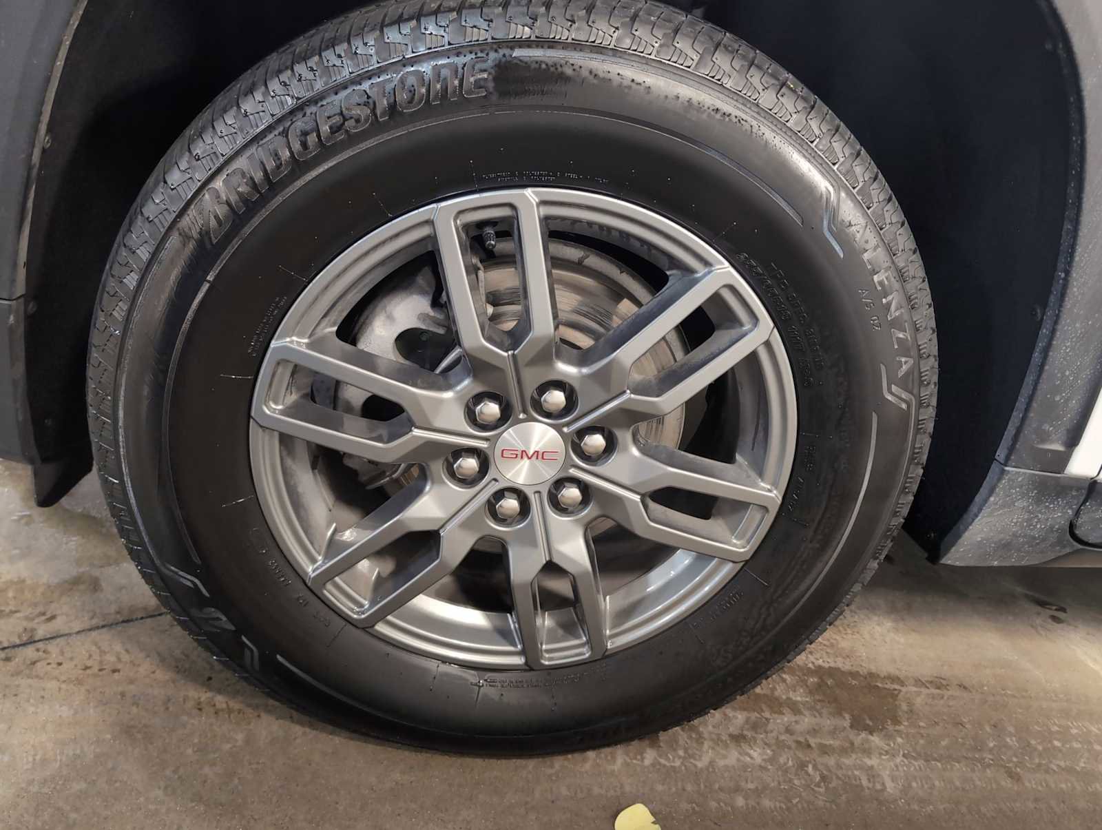 Used 2025 GMC Acadia Elevation image 34