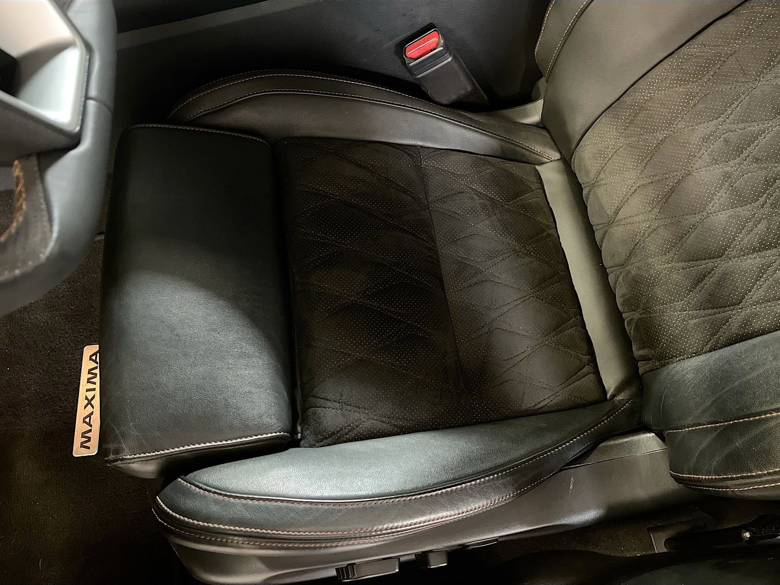 Used 2023 Nissan Maxima SR w/ Sport Mat Group image 20