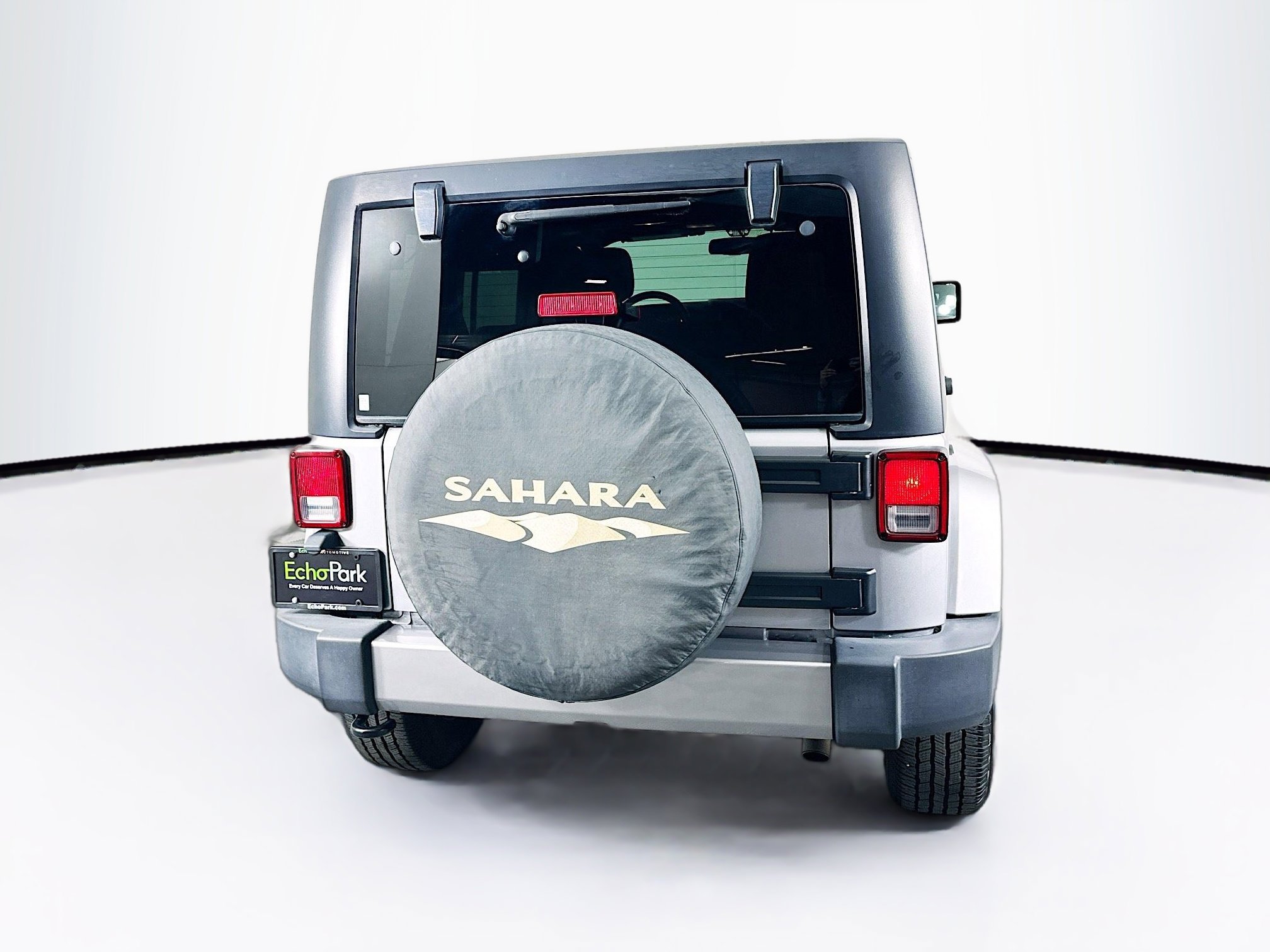 Used 2016 Jeep Wrangler Unlimited Sahara w/ Connectivity Group image 7