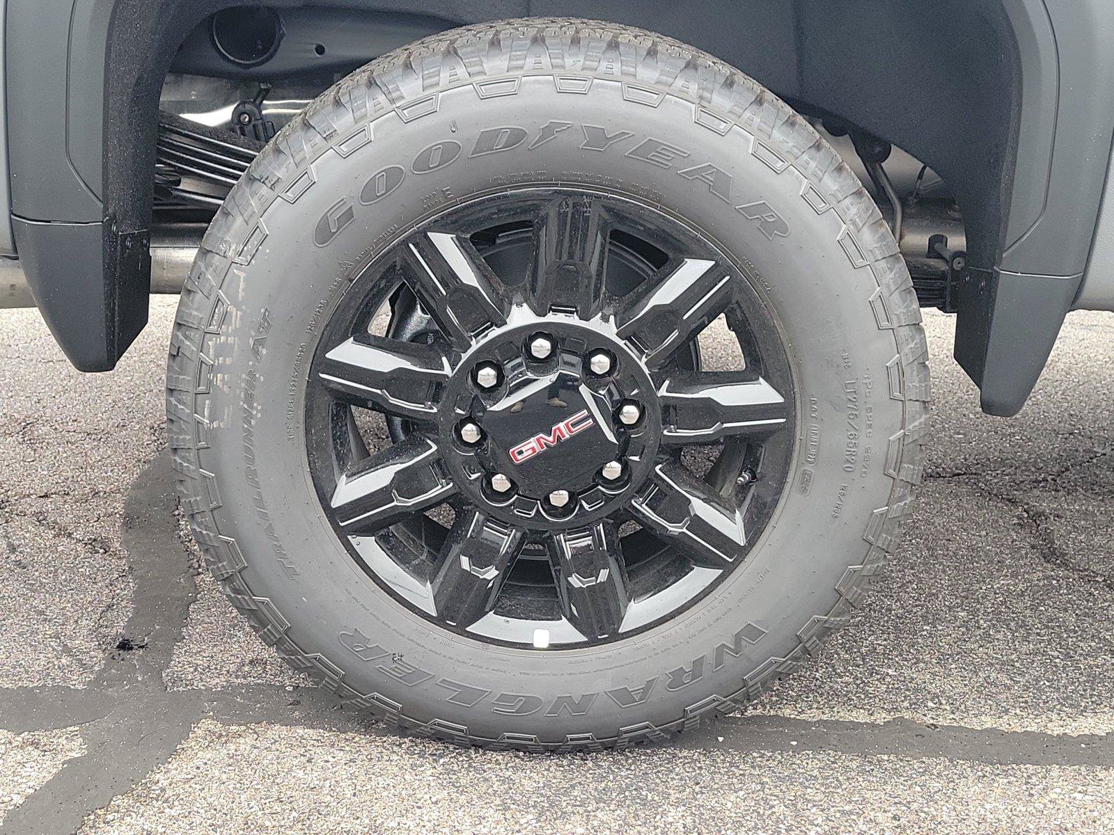 New 2026 GMC Sierra 2500 AT4 w/ AT4 Premium Plus Package AWD/4WD image 5