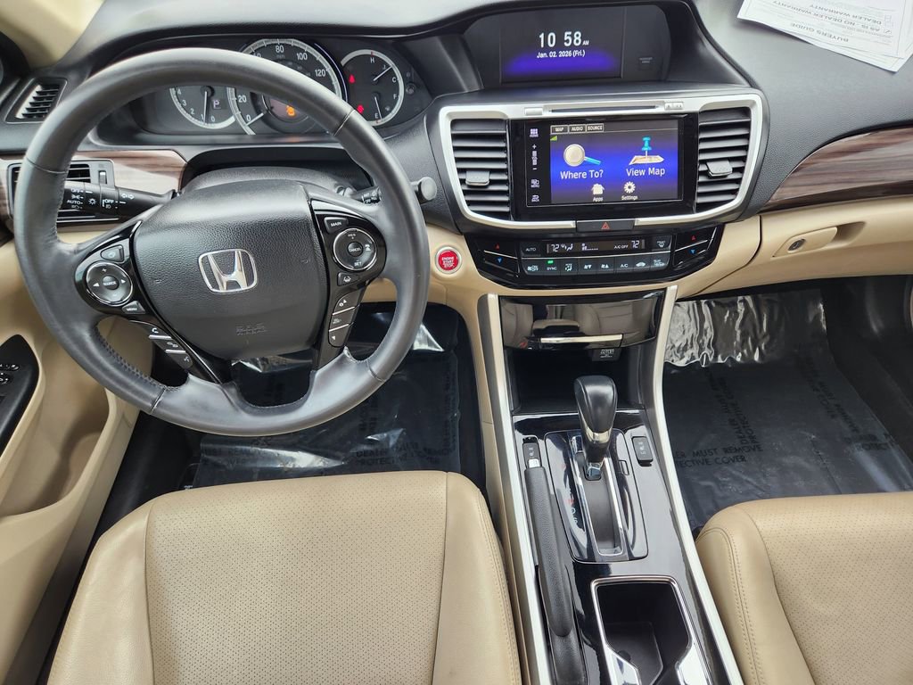 Used 2016 Honda Accord Touring image 15