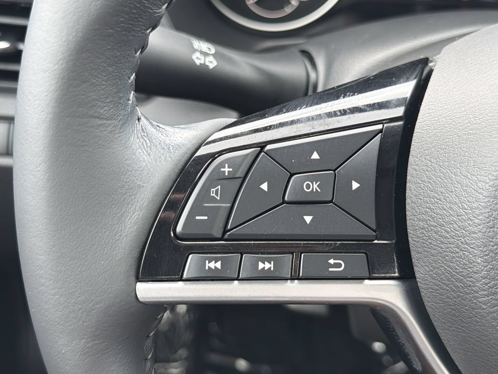 Used 2023 Nissan Altima 2.5 SV w/ SV Premium Package FWD image 11