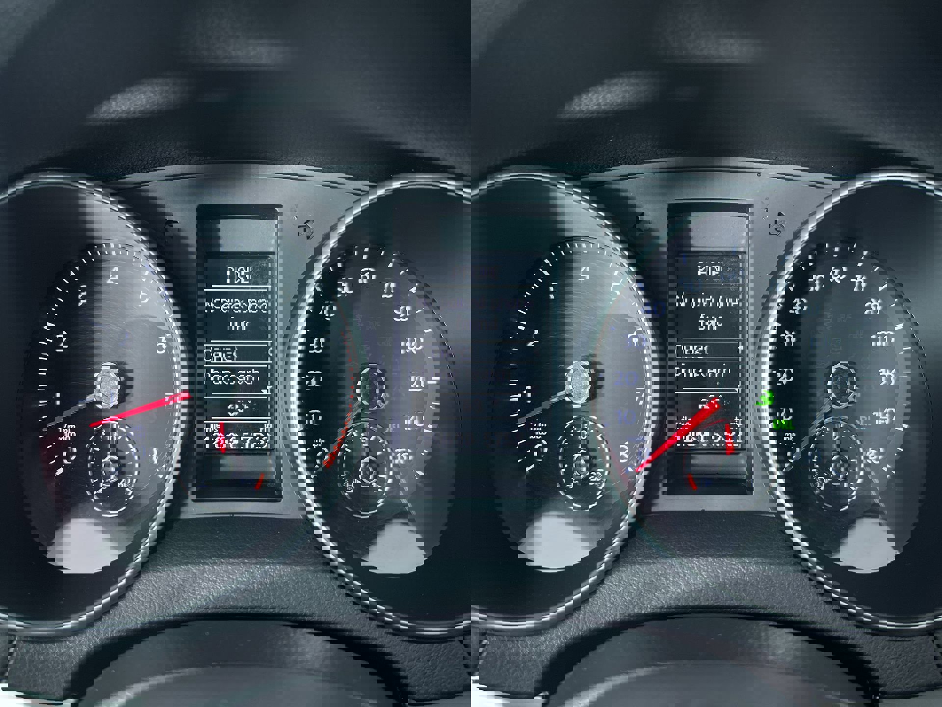 Used 2012 Volkswagen Golf 4-Door image 17