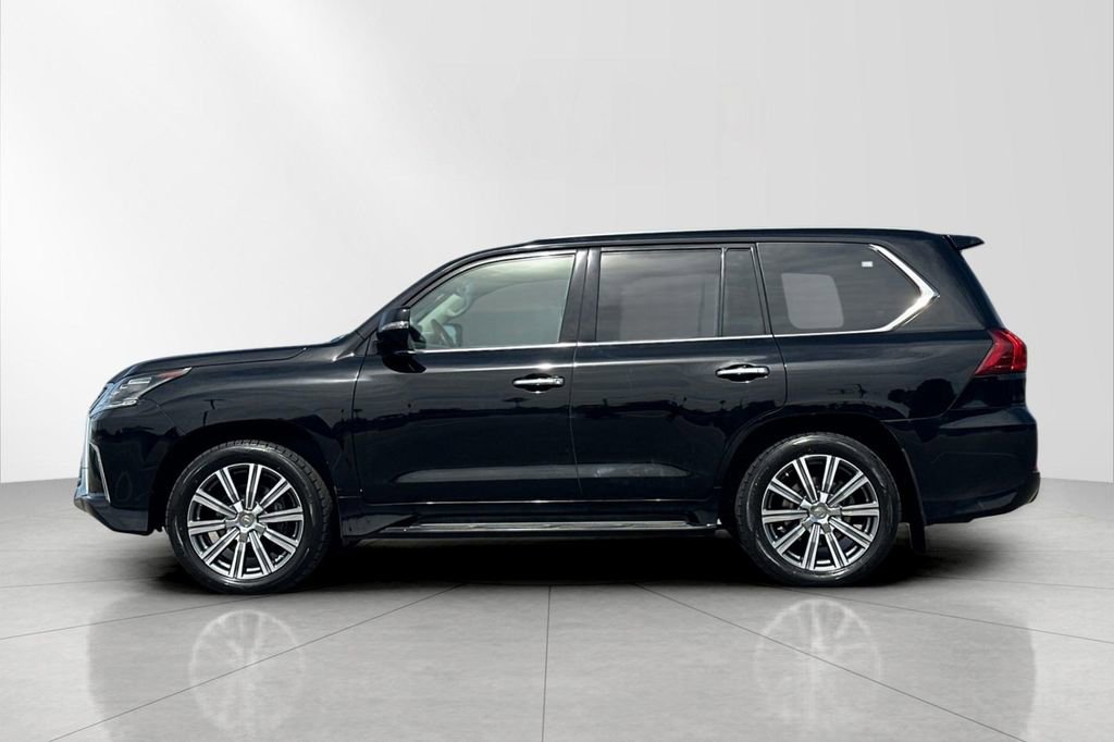 Used 2017 Lexus LX 570 4WD w/ Luxury Package image 3