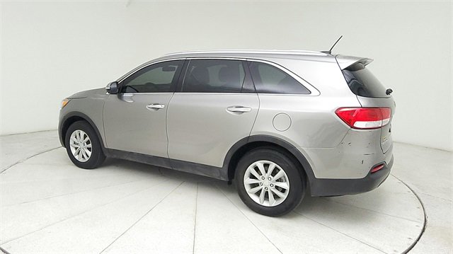 Used 2017 Kia Sorento LX image 7
