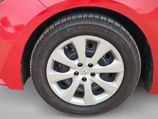Used 2021 Toyota Corolla LE FWD image 15