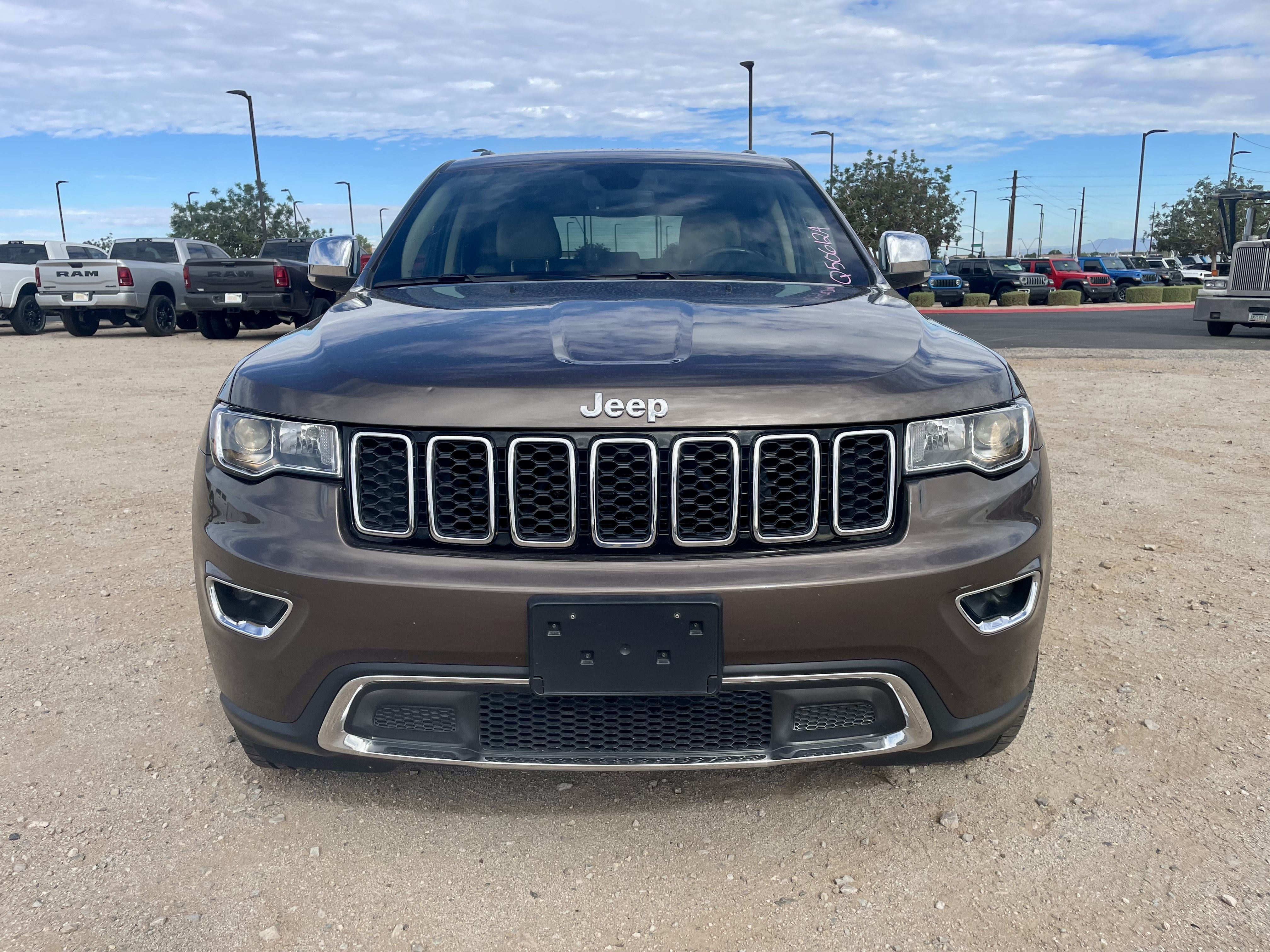 Used 2019 Jeep Grand Cherokee Limited AWD/4WD image 8