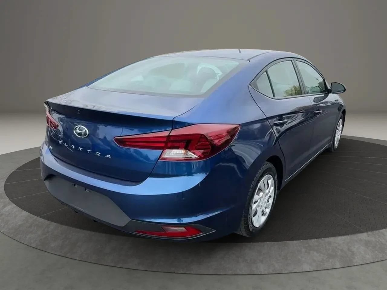 Used 2020 Hyundai Elantra SE FWD image 4