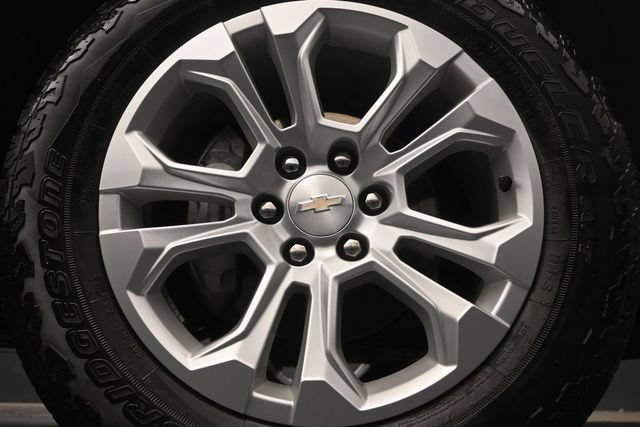 Used 2023 Chevrolet Silverado 1500 LTZ w/ LTZ Premium Package AWD/4WD image 9