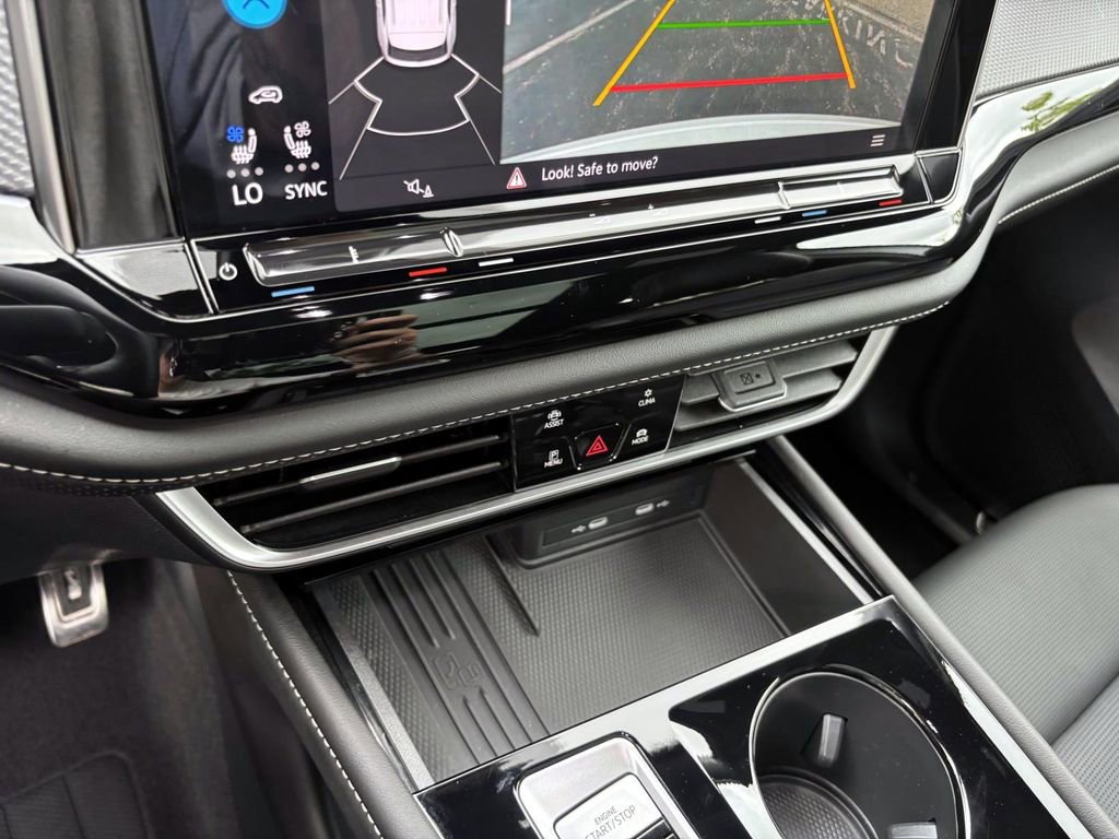 Used 2025 Volkswagen Atlas Cross Sport SEL R-Line image 22