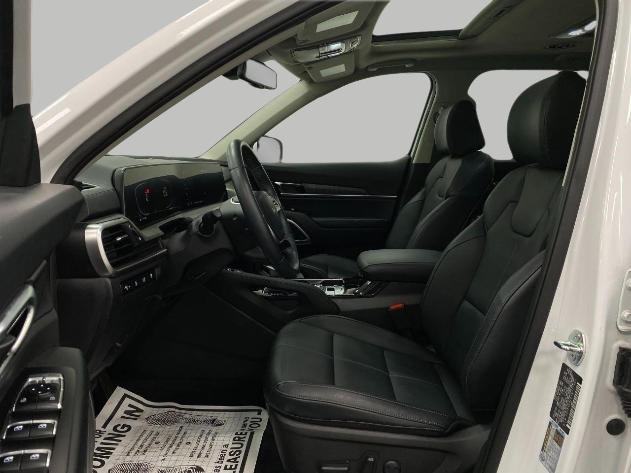 Used 2025 Kia Telluride EX w/ EX Captain's Chair Package AWD/4WD image 32