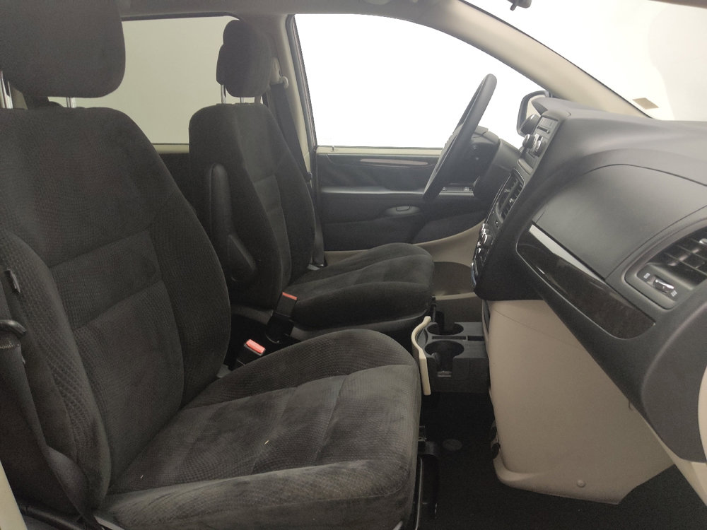 Used 2017 Dodge Grand Caravan SE image 21