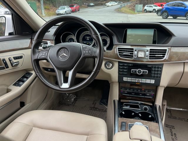 Used 2014 Mercedes-Benz E 350 Sedan image 19