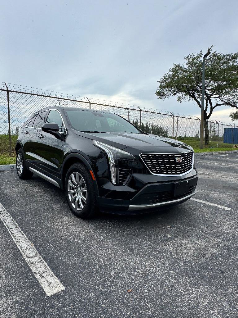 Used 2022 Cadillac XT4 Premium Luxury w/ Safety Alert Package image 5