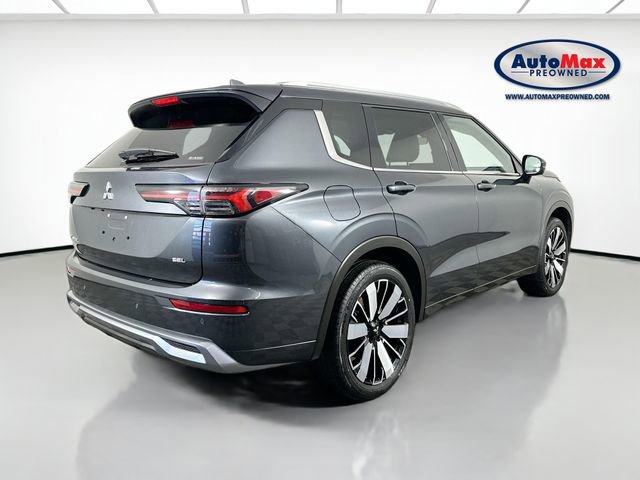 Used 2025 Mitsubishi Outlander SEL image 2