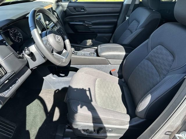 Used 2024 Nissan Pathfinder SV AWD/4WD image 18