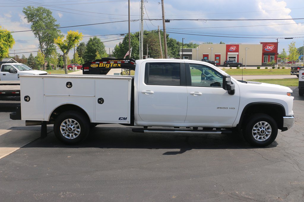 Used 2025 Chevrolet Silverado 2500 LT w/ Convenience Package AWD/4WD image 6