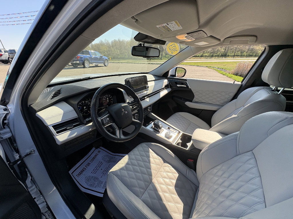 Used 2023 Mitsubishi Outlander SEL image 31