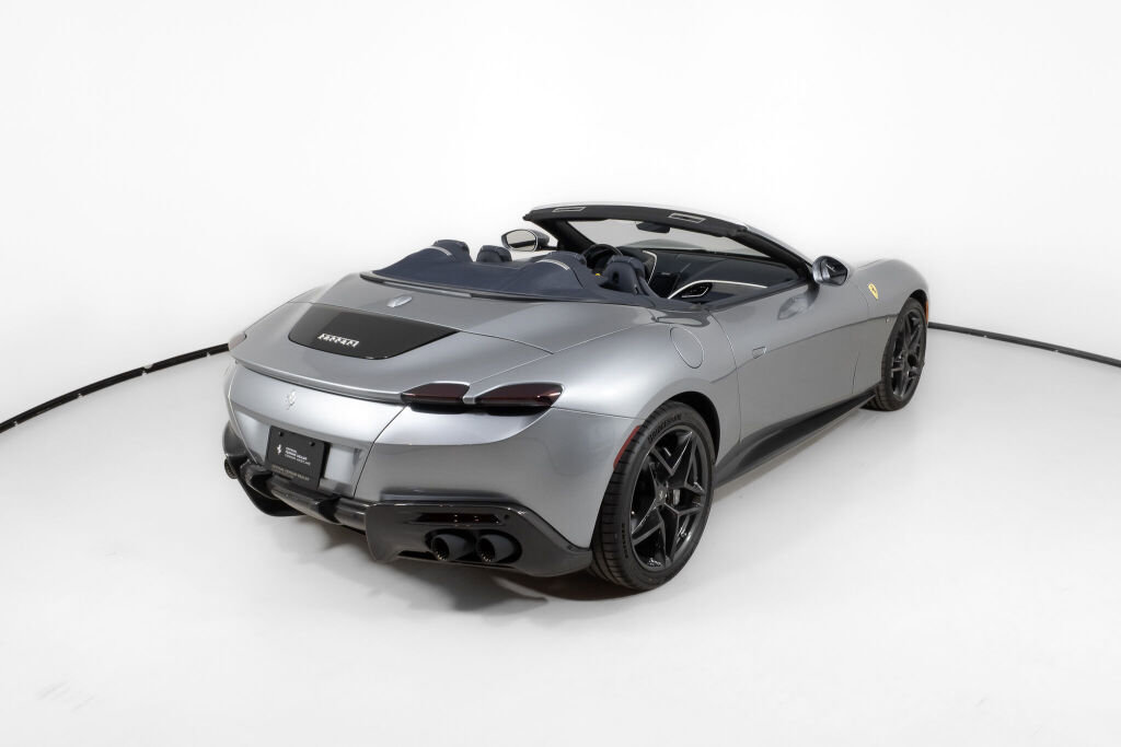 Used 2025 Ferrari Roma Spider image 9