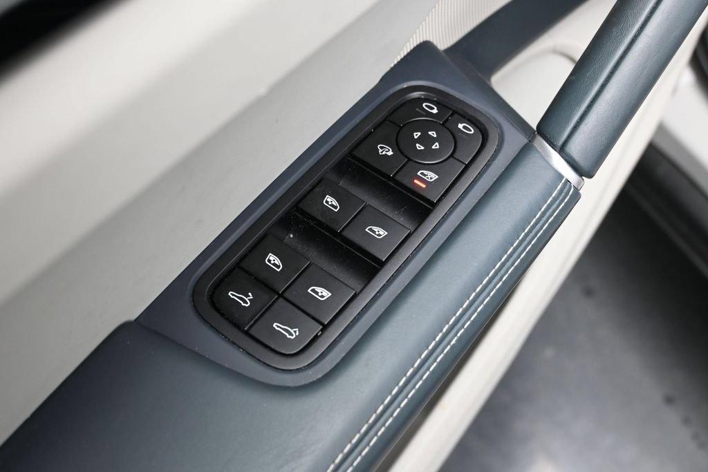 Certified 2023 Porsche Cayenne Platinum Edition AWD/4WD image 9