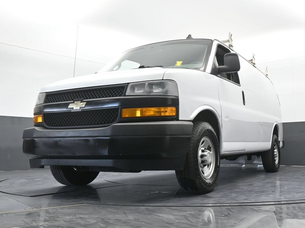Used 2018 Chevrolet Express 2500 RWD image 37