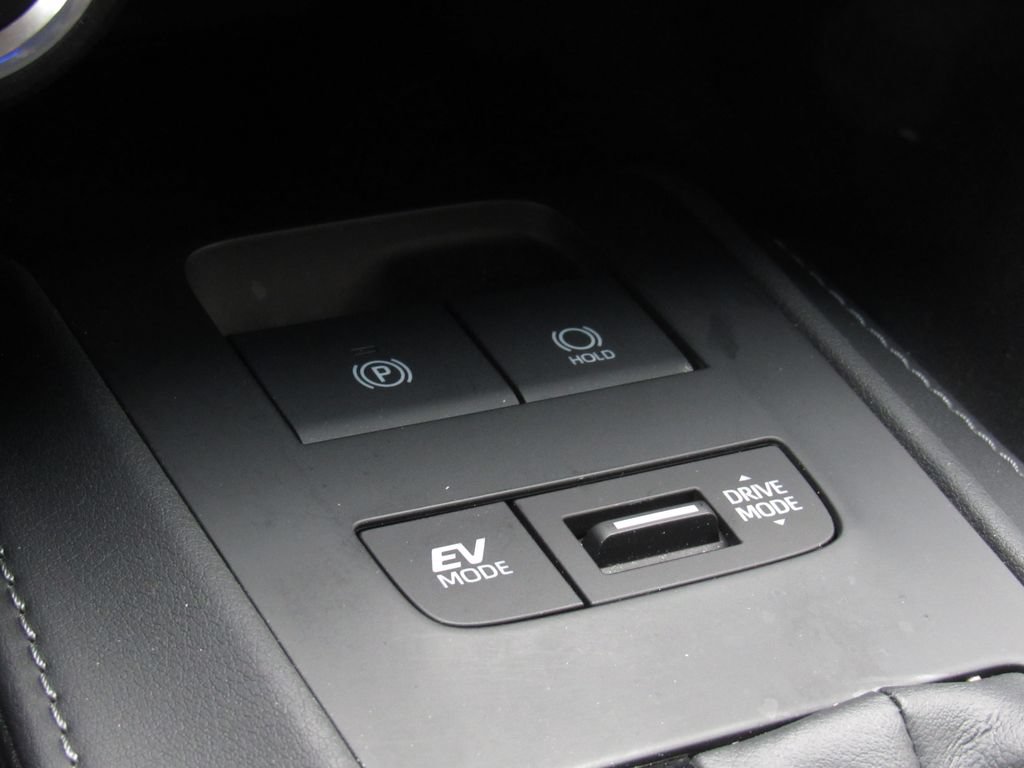 Certified 2024 Toyota Venza LE AWD/4WD image 30