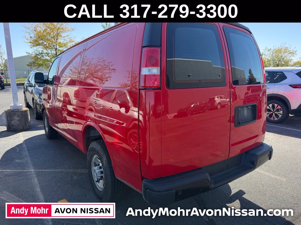 Used 2023 Chevrolet Express 2500 w/ Driver Convenience Package RWD image 3