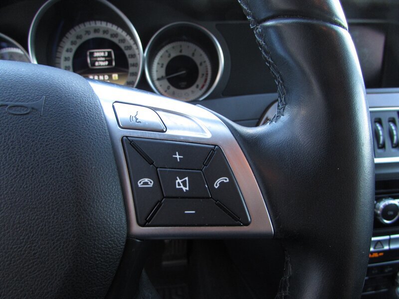 Used 2012 Mercedes-Benz C 250 Sedan image 15