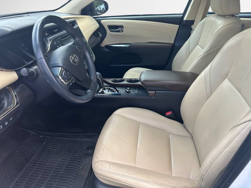 Used 2018 Toyota Avalon XLE Premium w/ Carpet Mat Package FWD image 12