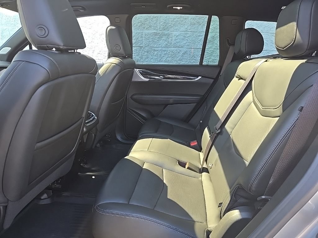 Used 2024 Cadillac XT6 Premium Luxury AWD/4WD image 15