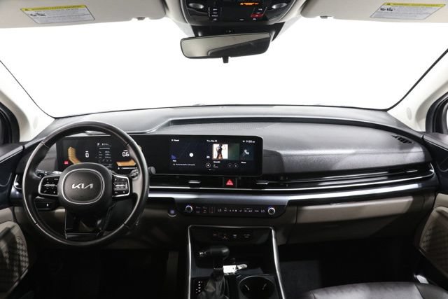 Used 2025 Kia Carnival FWD image 14