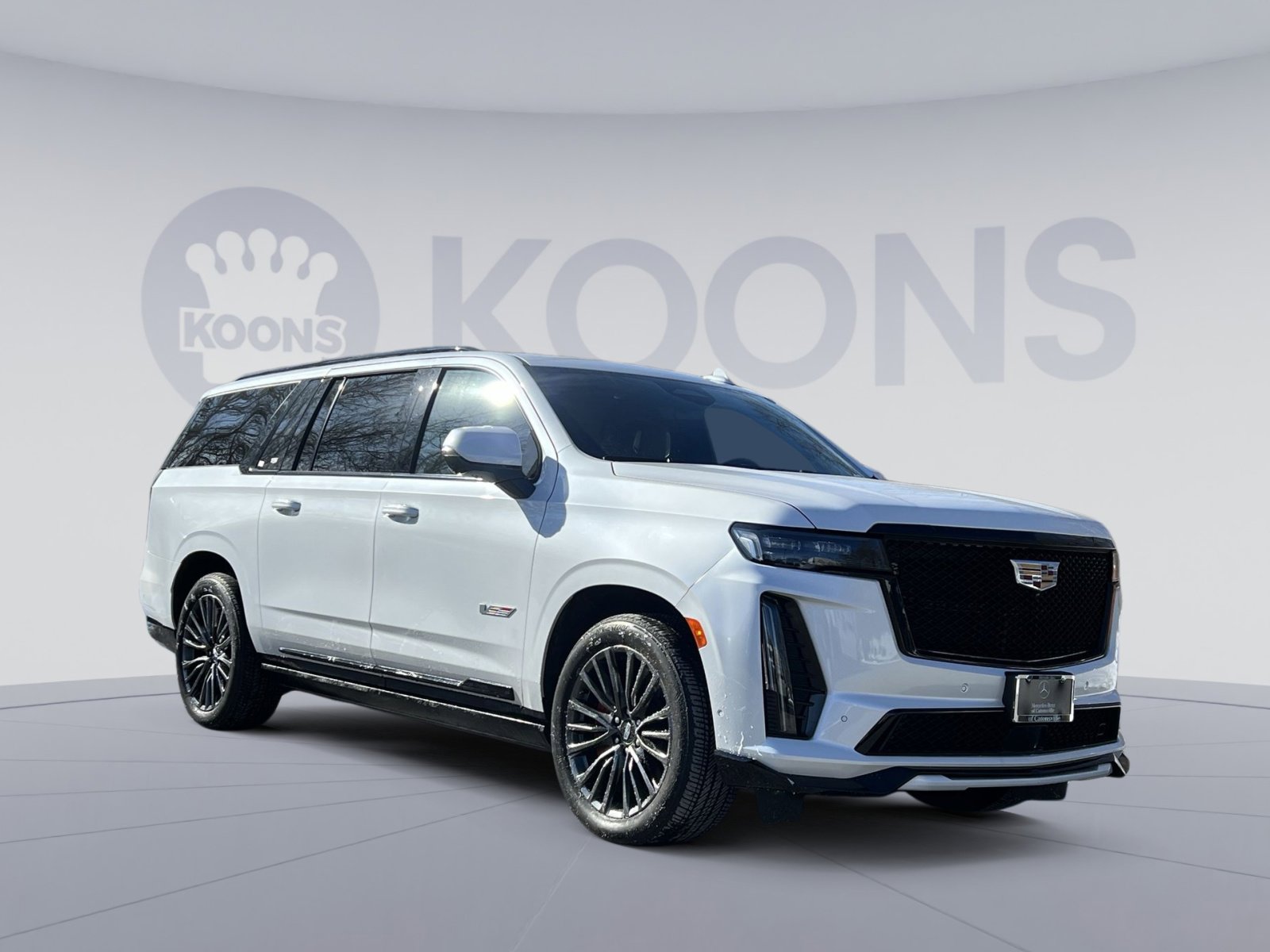 Used 2024 Cadillac Escalade ESV V w/ Heavy-Duty Trailer Package image 8