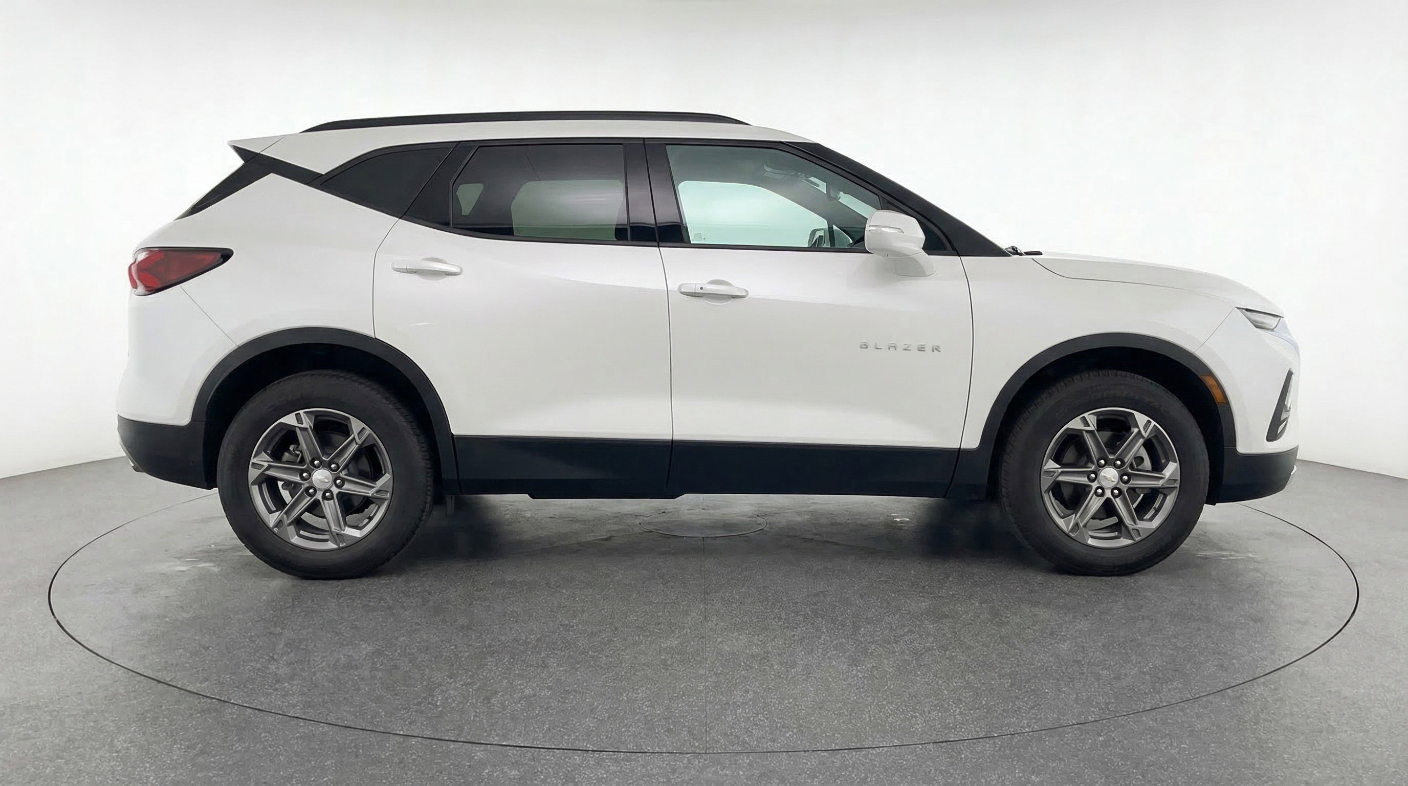 Used 2025 Chevrolet Blazer LT image 11