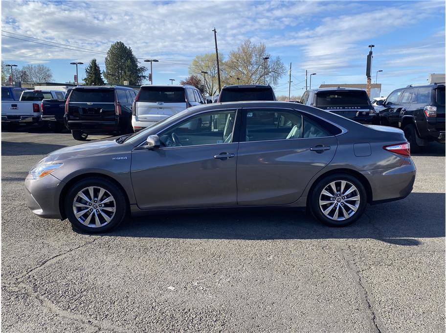 Used 2015 Toyota Camry XLE w/ Moonroof Package image 8