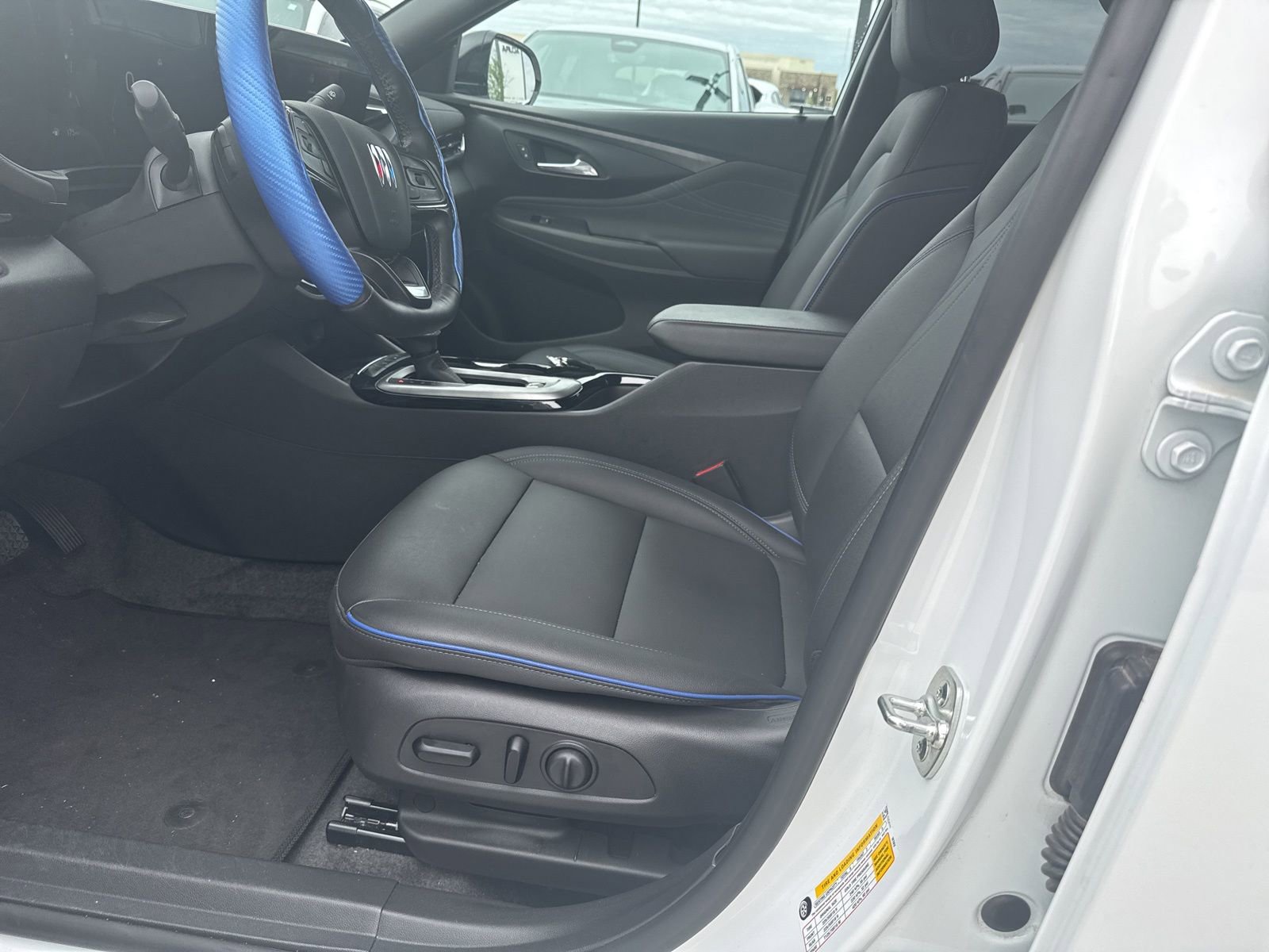 Used 2025 Buick Envista Sport Touring w/ Convenience I Package image 8