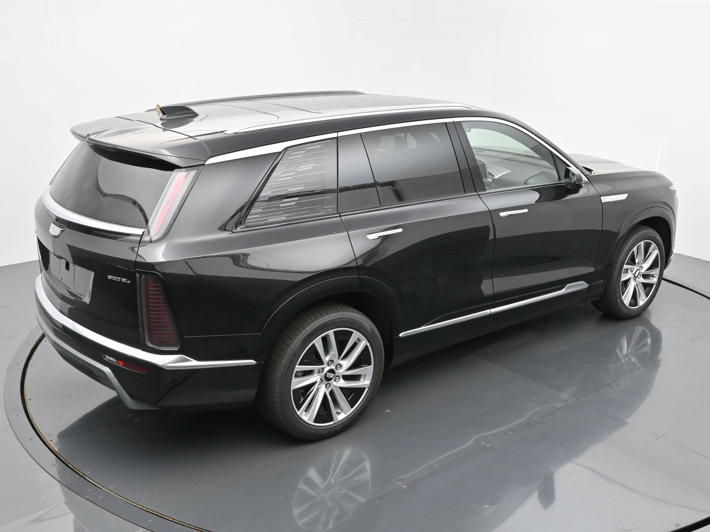 New 2026 Cadillac Vistiq Luxury w/ LPO, Floor Liner Package image 27