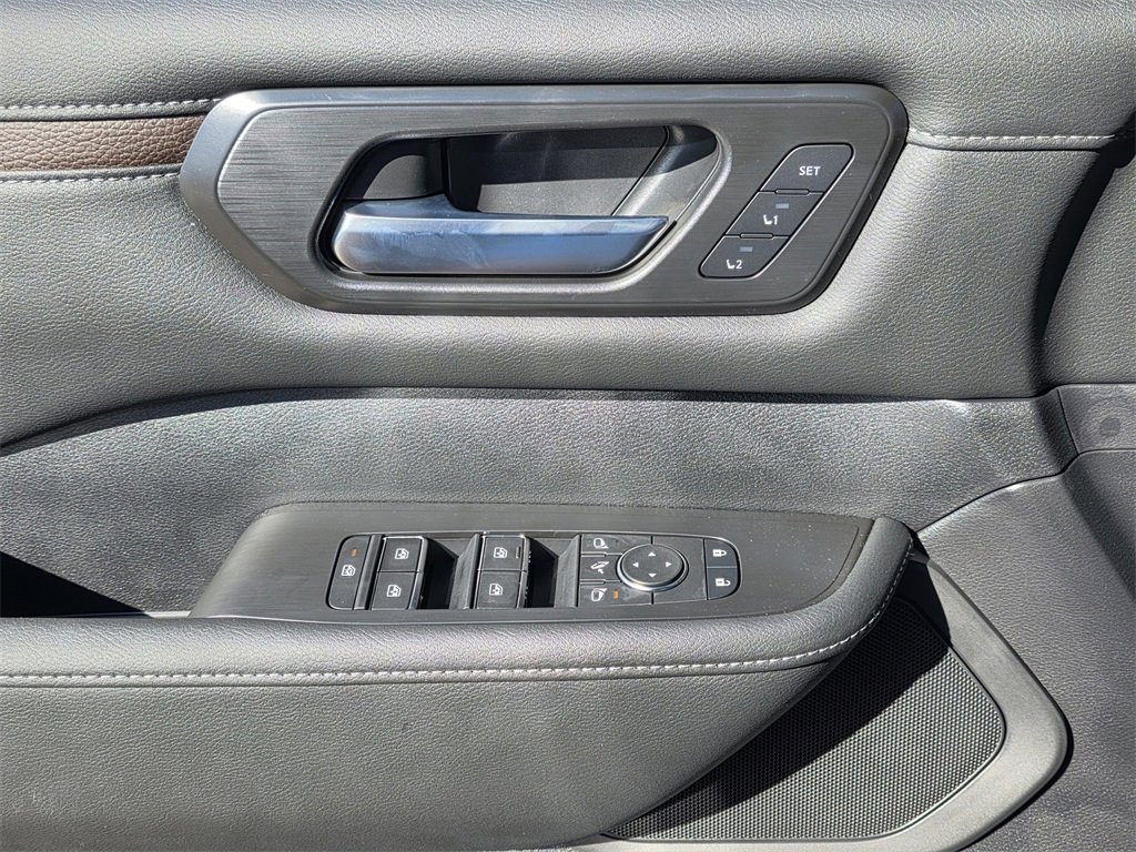 New 2026 Nissan Armada SL w/ Captain's Chari Seat Package image 18