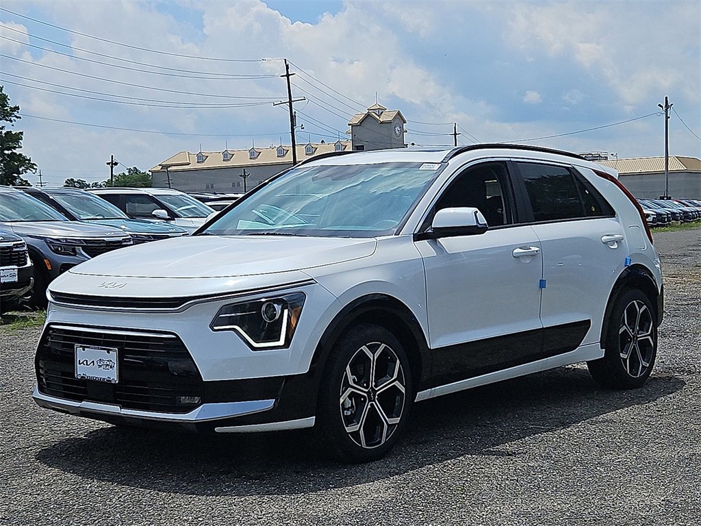 New 2025 Kia Niro EX Touring image 3